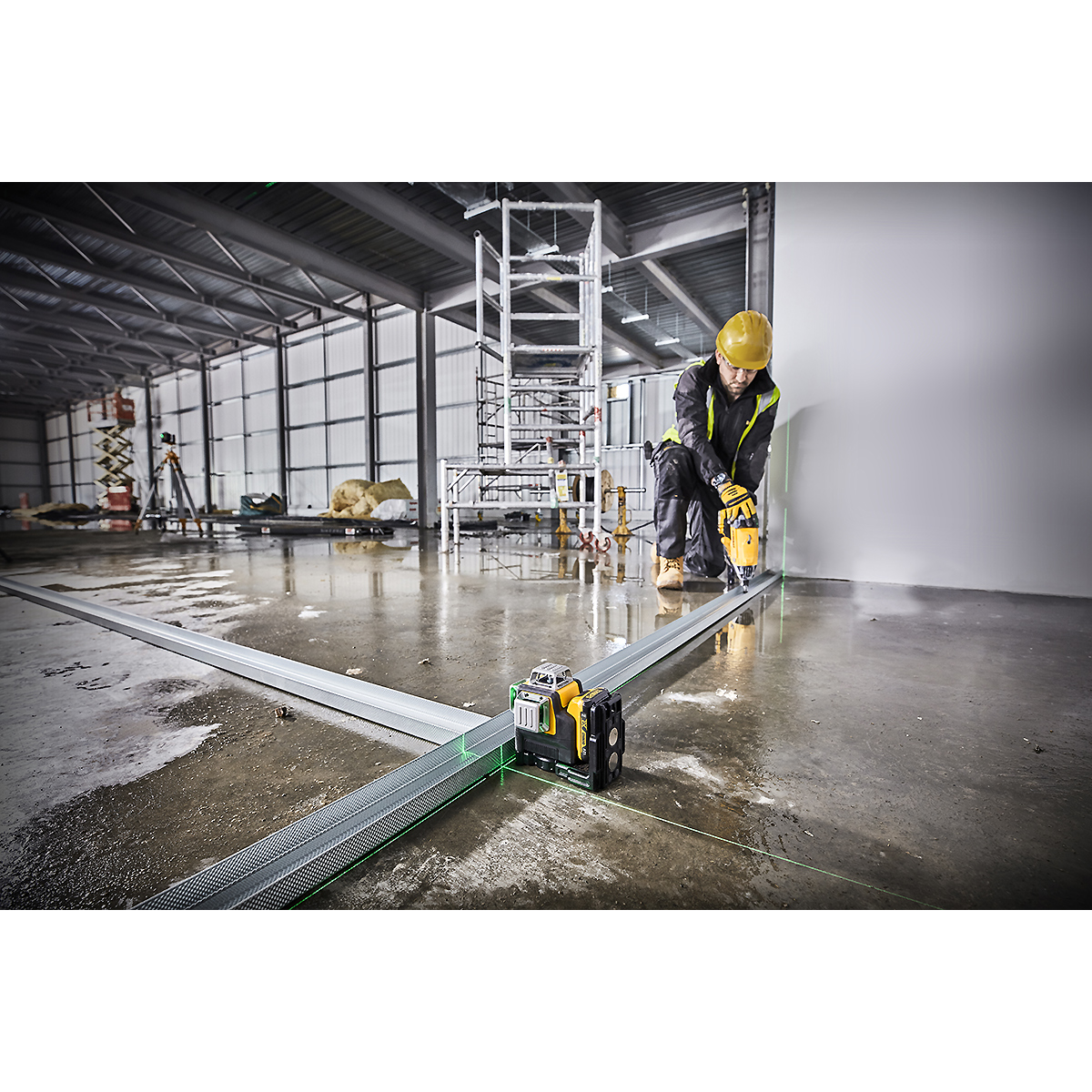 DEWALT Akku-Multi-Linienlaser 3x360° grün 10,8V + Akku + Schnellladegerät