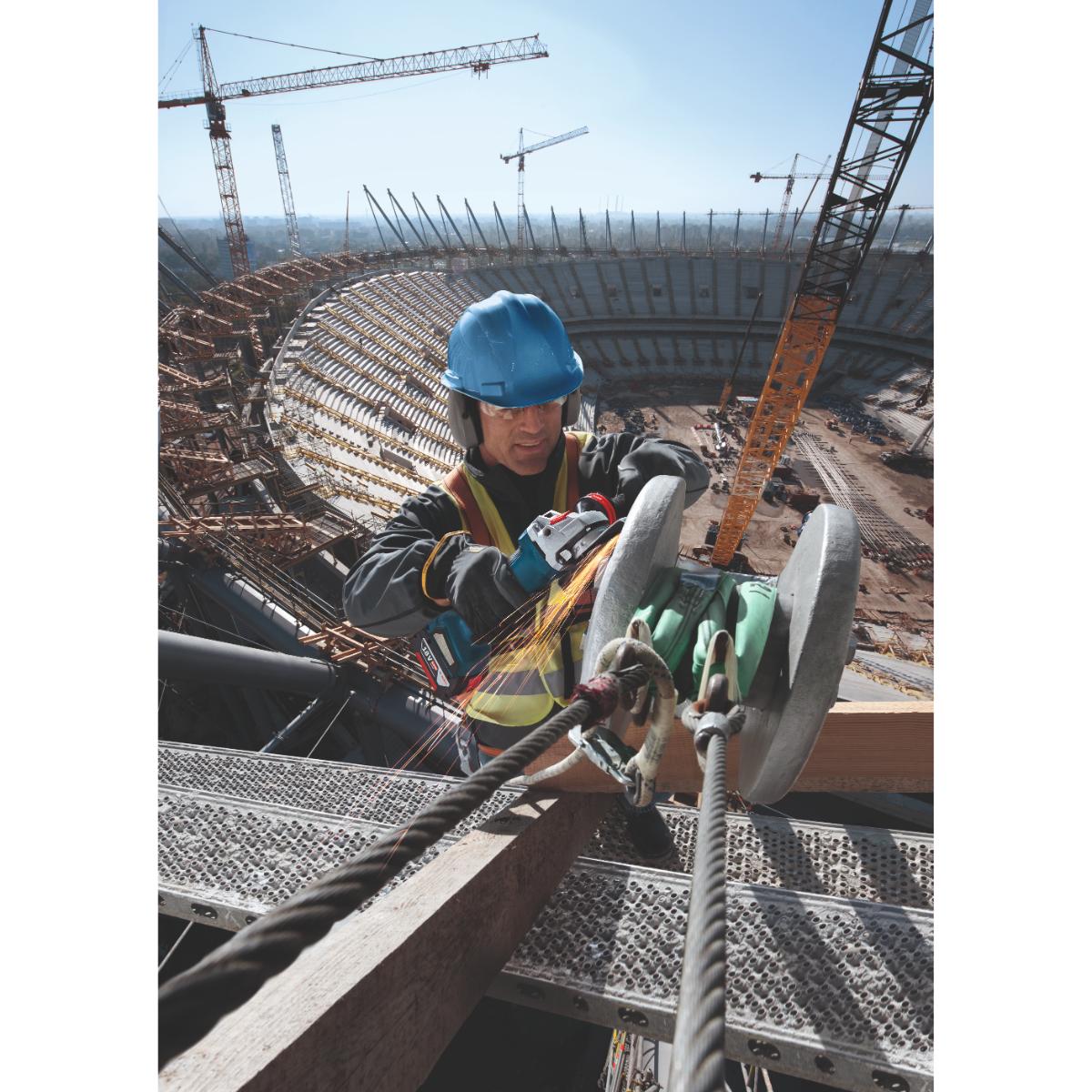 Bosch Akku-Winkelschleifer GWS 18V-10 P, (2x5,0Ah, L)