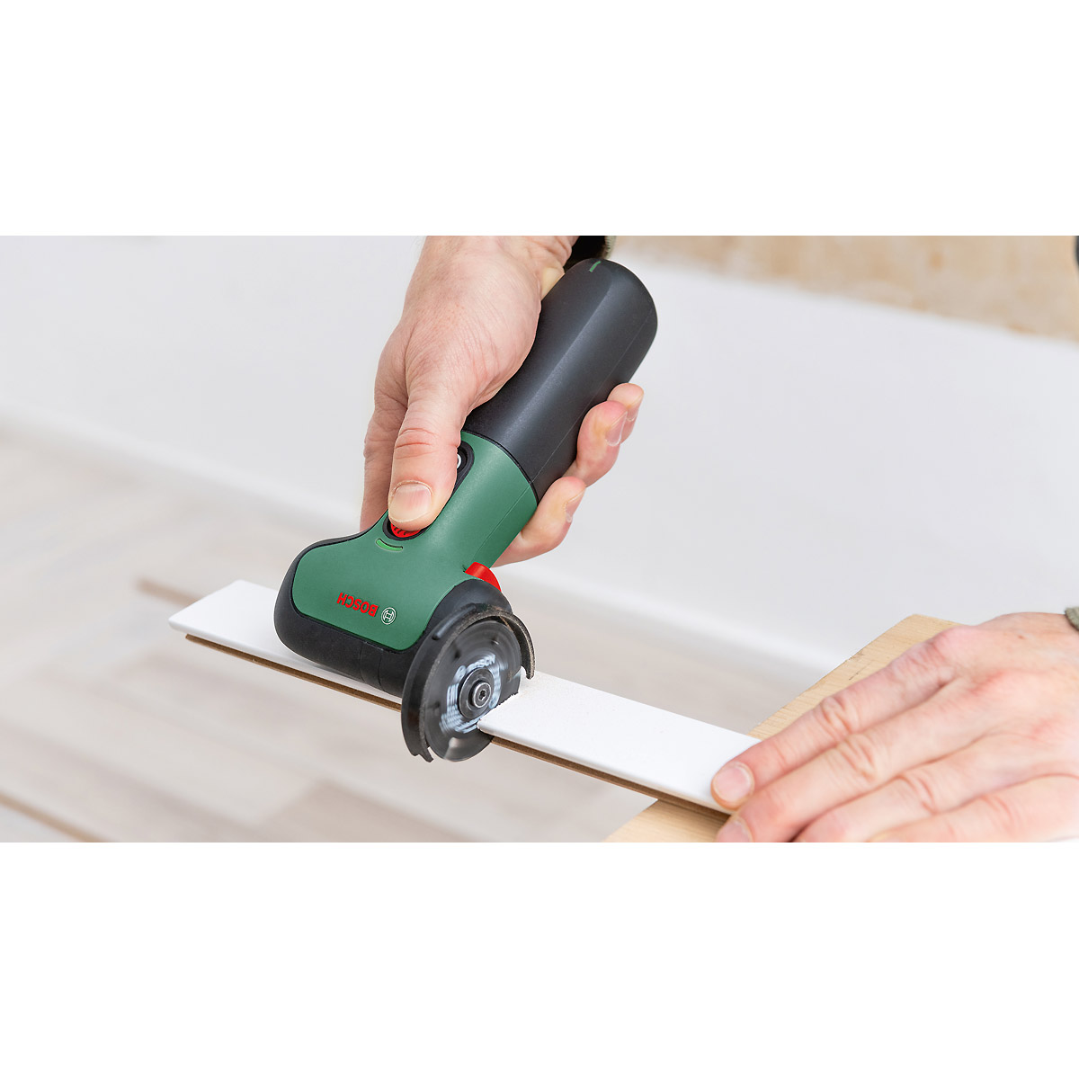 Bosch EasyCut & Grind Akku-Winkelschleifer