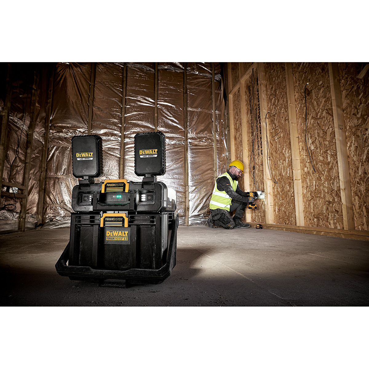 DEWALT TOUGHSYSTEM Werkzeugbox mit Leuchten
