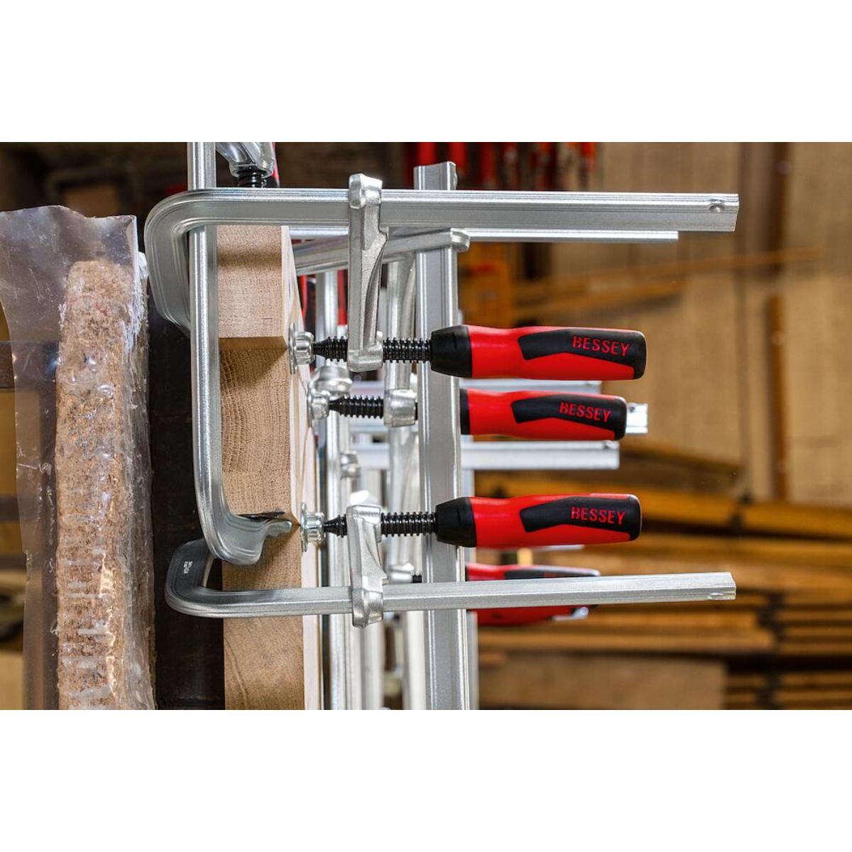 Bessey Original Ganzstahl-Schraubzwinge GZ mit 2-Komponenten-Kunststoffgriff