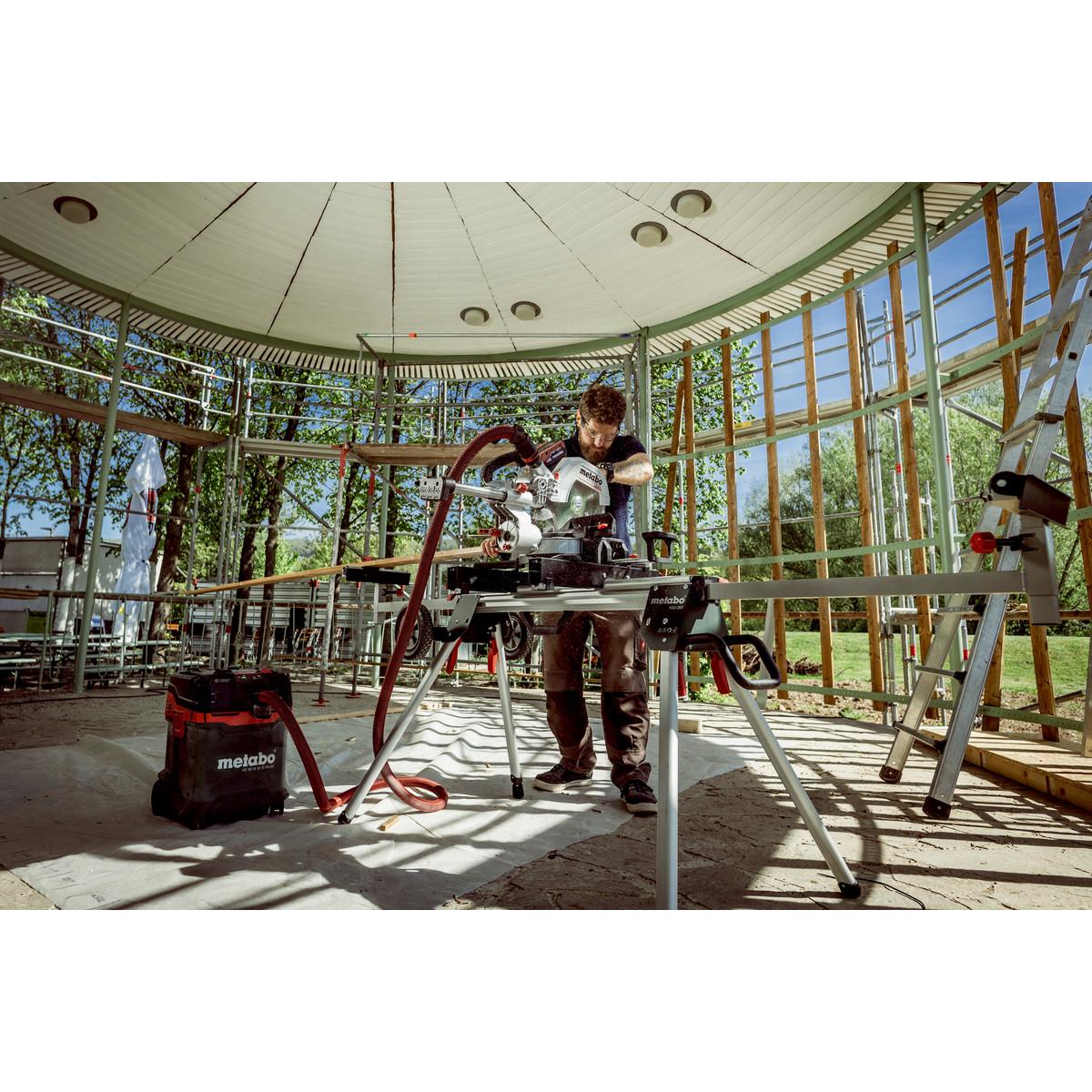 Metabo Akku-Kappsäge KGS 18 LTX BL 254 mit Zugfunktion - Karton - 18V 1x4Ah Li-Power + ASC 55