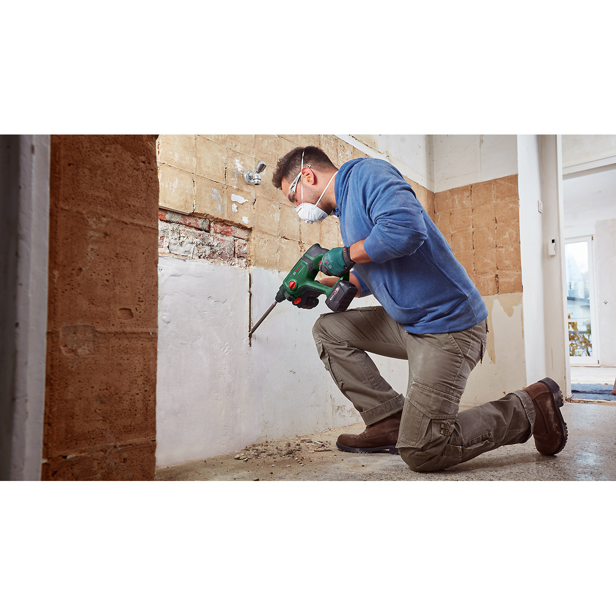 Bosch Akku-Bohrhammer UniversalHammer 18V