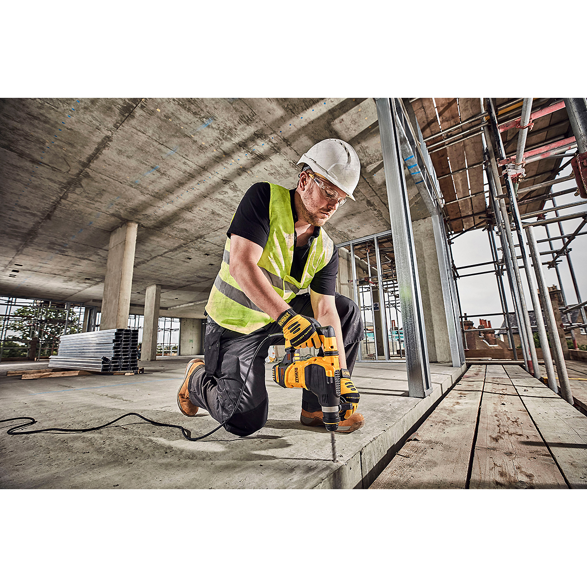 DEWALT Kombihammer SDS-plus 30mm 950 Watt