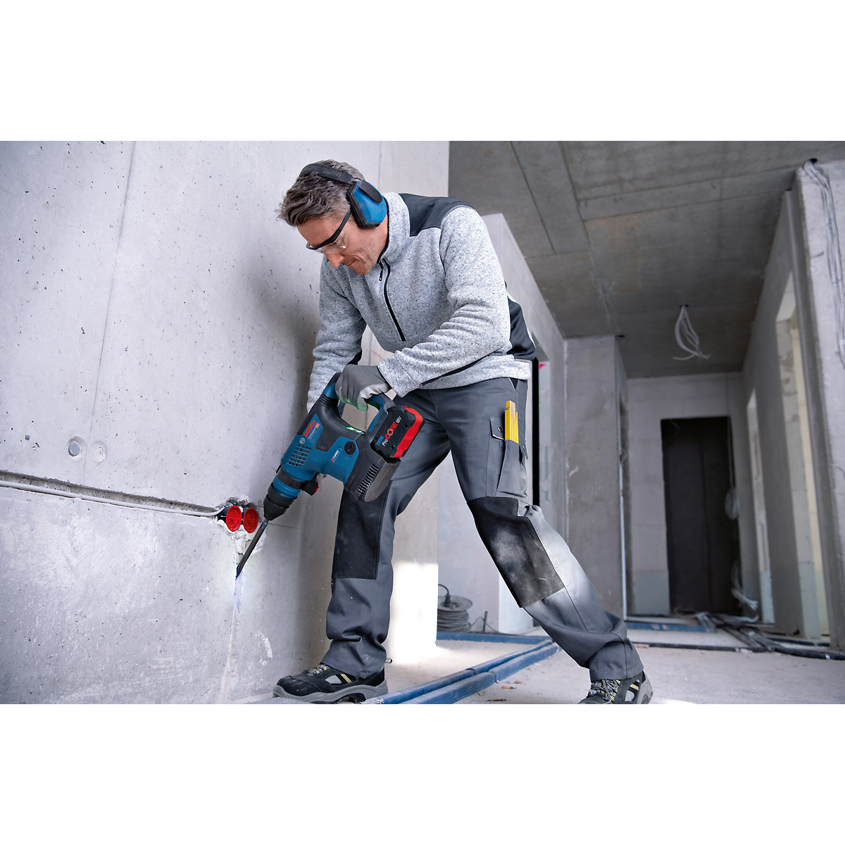 Bosch Akku-Bohrhammer BITURBO mit SDS plus GBH 18V-34 CF mit 2x Akku ProCORE18V