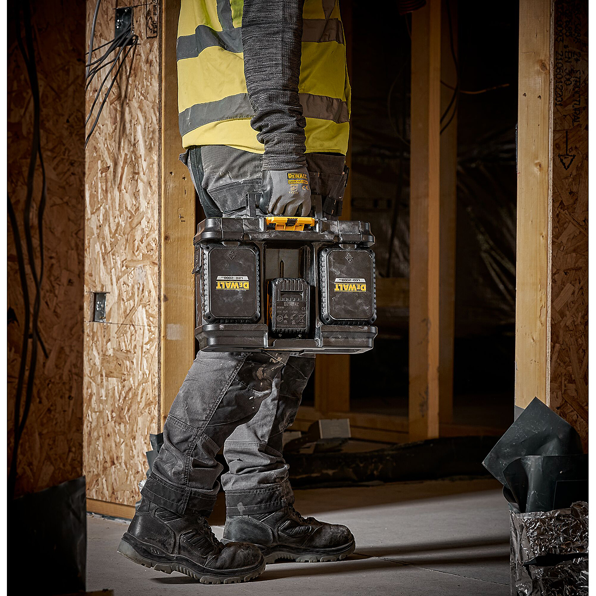 DEWALT TOUGHSYSTEM Werkzeugbox mit Leuchten