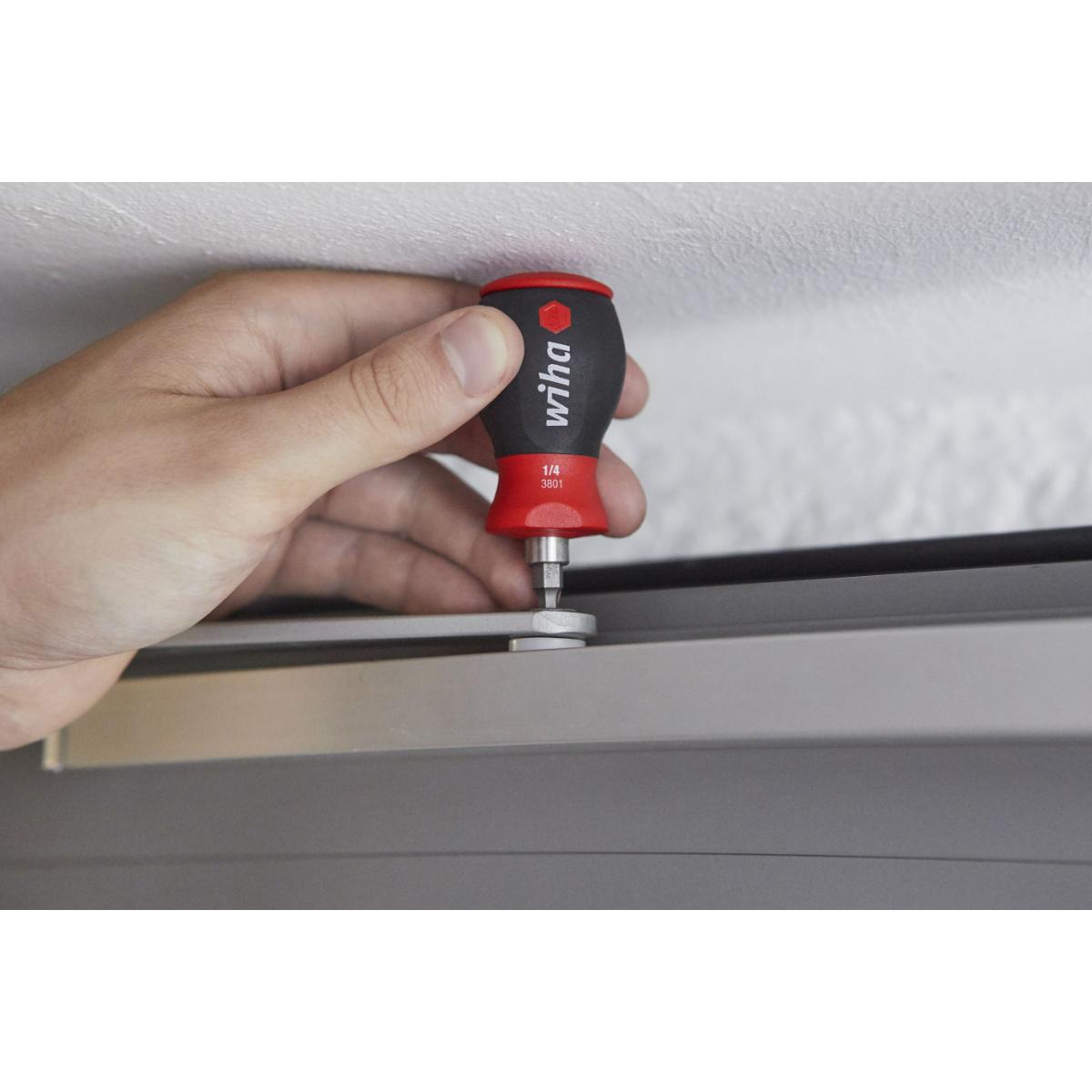 Wiha Schraubendreher mit Bit Magazin magnetisch Pozidriv, Phillips mit 6 Bits, Stubby, 1/4 zoll in SB-Kartonverpackung