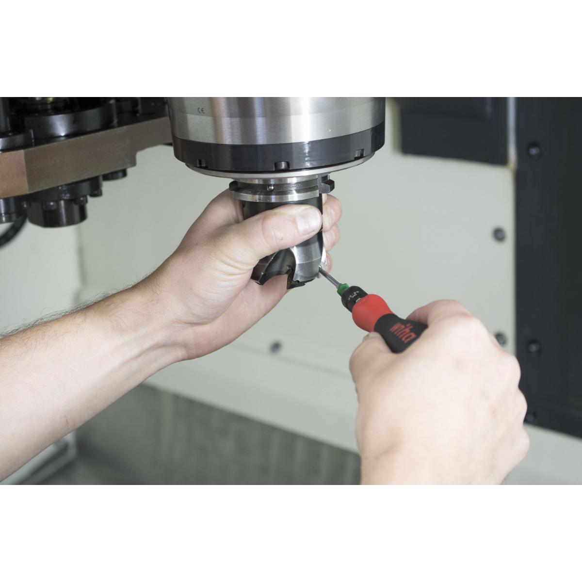 Wiha Drehmoment-Schraubendreher Set TorqueVario -S 0,8-5,0 Nm TORX , TORX PLUS 14-teilges Set variabel einstellbare Drehmomentbegrenzung mit Box