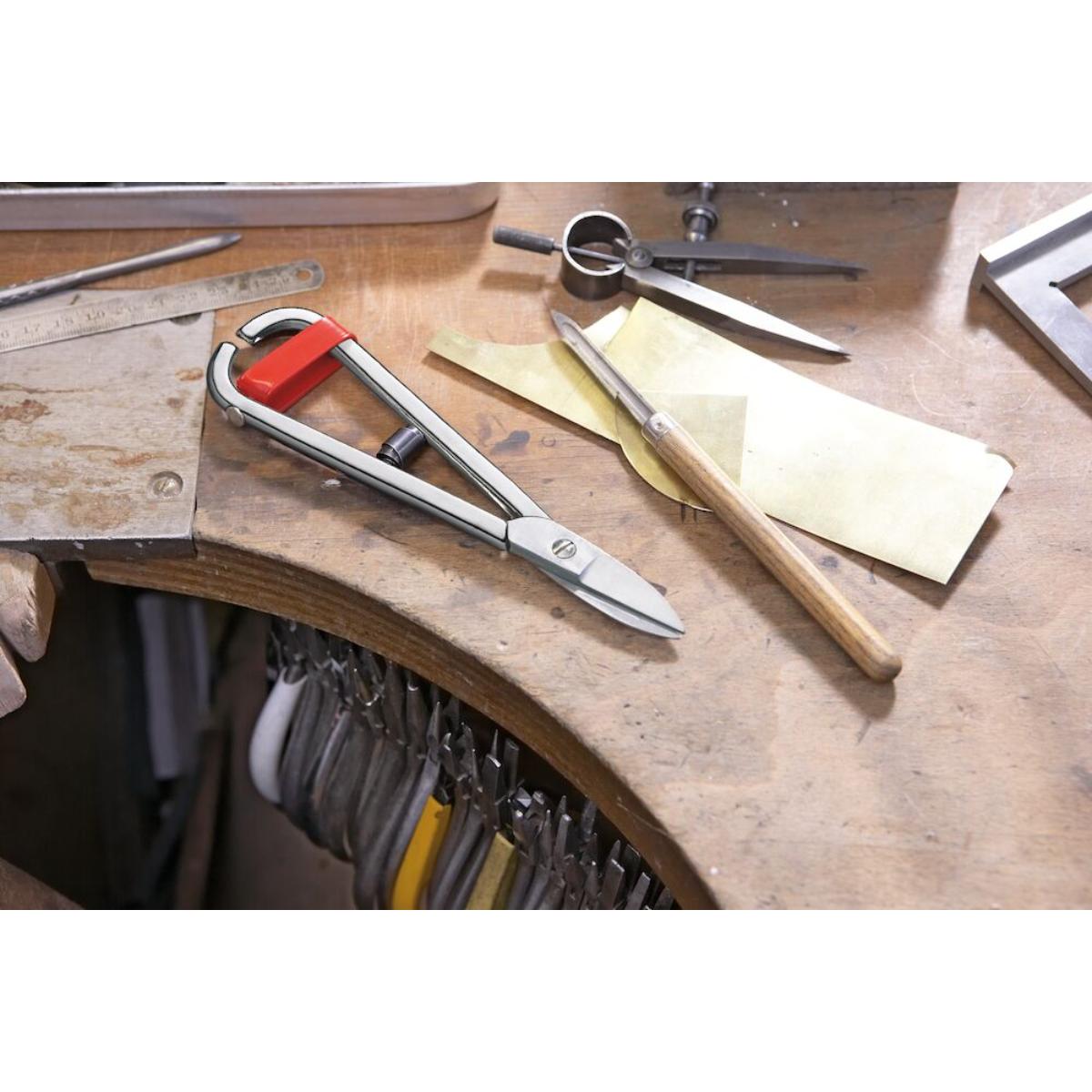 Bessey Goldschmiedeschere Geschlossene Griffe mit Feder