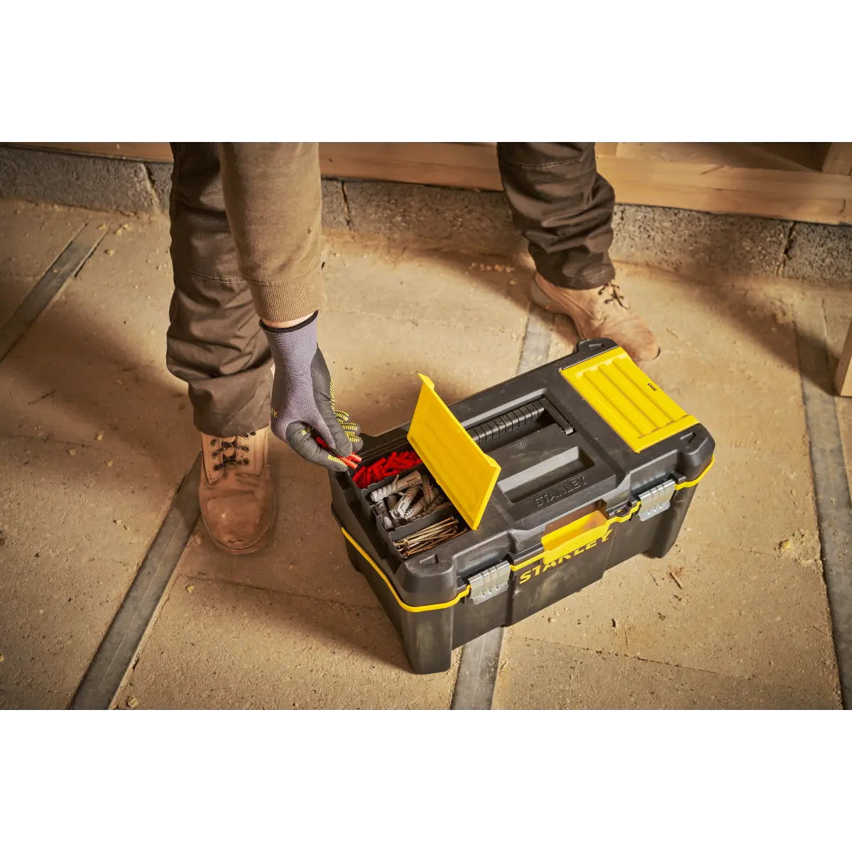 STANLEY Essential 19 Zoll Multi-Level Cantilever Werkzeugbox, 24l Volumen, belastbar bis 22kg