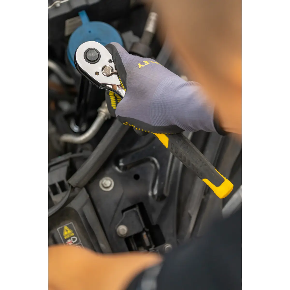 STANLEY 1/2 Zoll Umschaltknarre, 72 Zähne, Griff aus Bi-Material für Kontrolle und Komfort