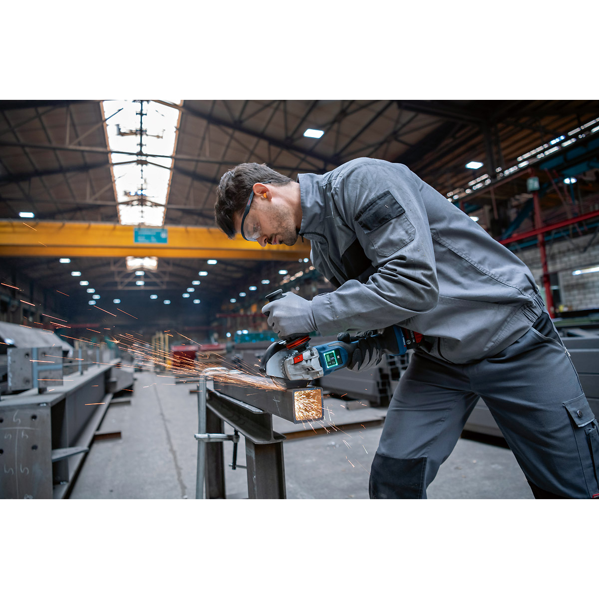 Bosch Akku-Winkelschleifer BITURBO GWX 18V-15 PSC in L-BOXX 136 mit Zusatzgriff