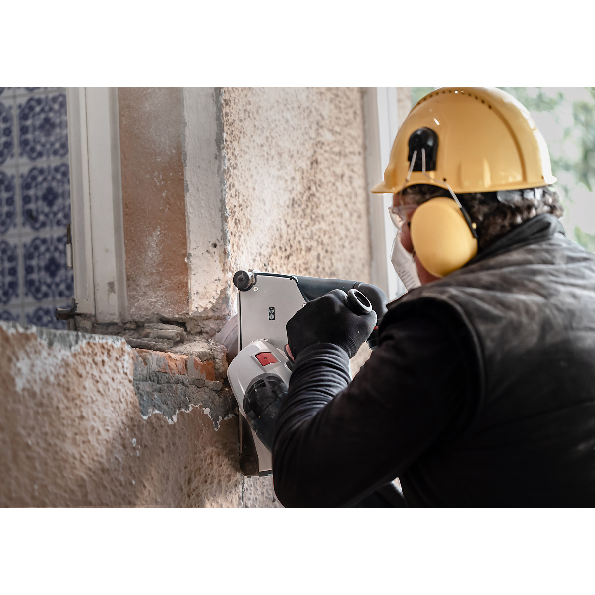 Bosch EXPERT MultiMaterial Diamanttrennscheiben, ür große Winkelschleifer mit Spannmutter