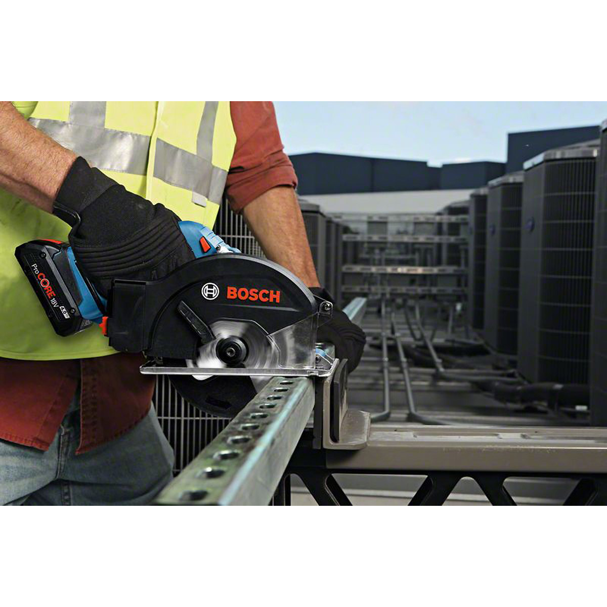 Bosch Akku-Kreissäge GKM 18V-50 in L-BOXX