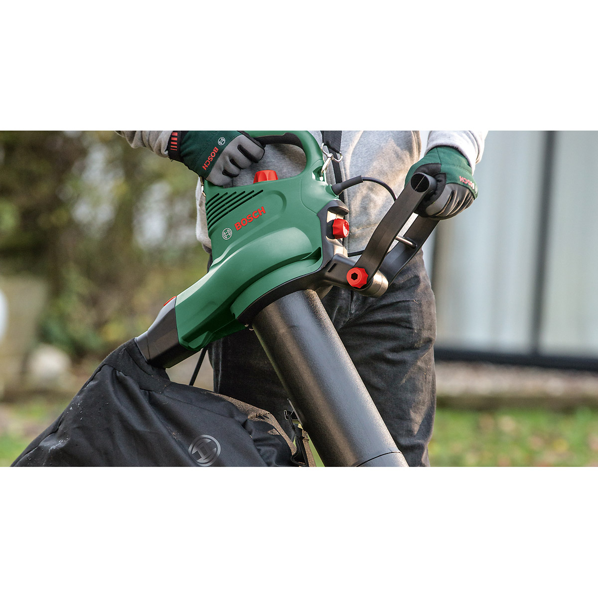 Bosch Gartensauger Universal GardenTidy 2300