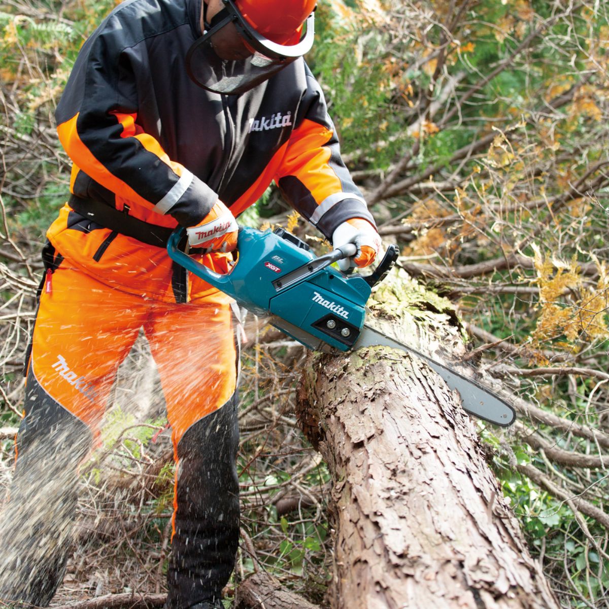 Makita Akku-Kettensäge 40V XGT max. mit Akku 5,0 Ah + Ladegerät - UC015GT101