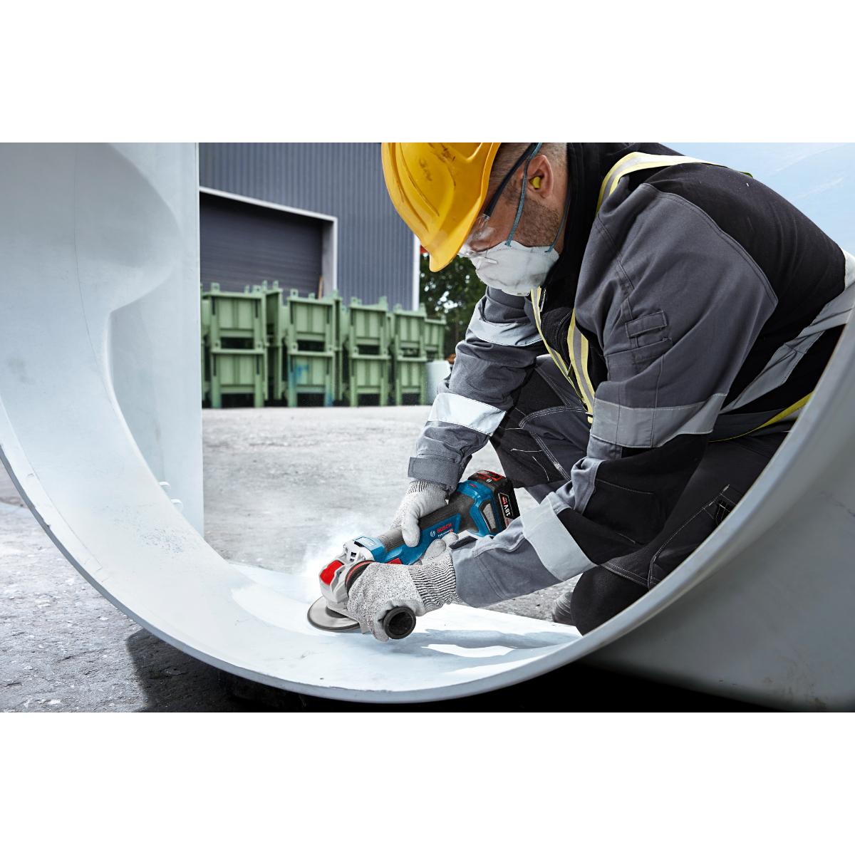 Bosch Akku Winkelschleifer mit X-LOCK GWX 18V-11 S in L-BOXX