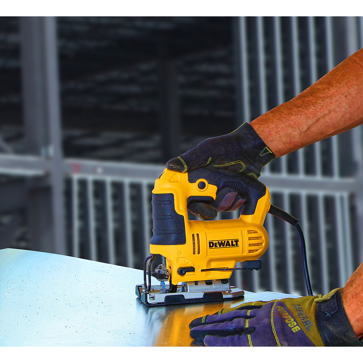 DEWALT Pendelhub-Stichsäge 230V