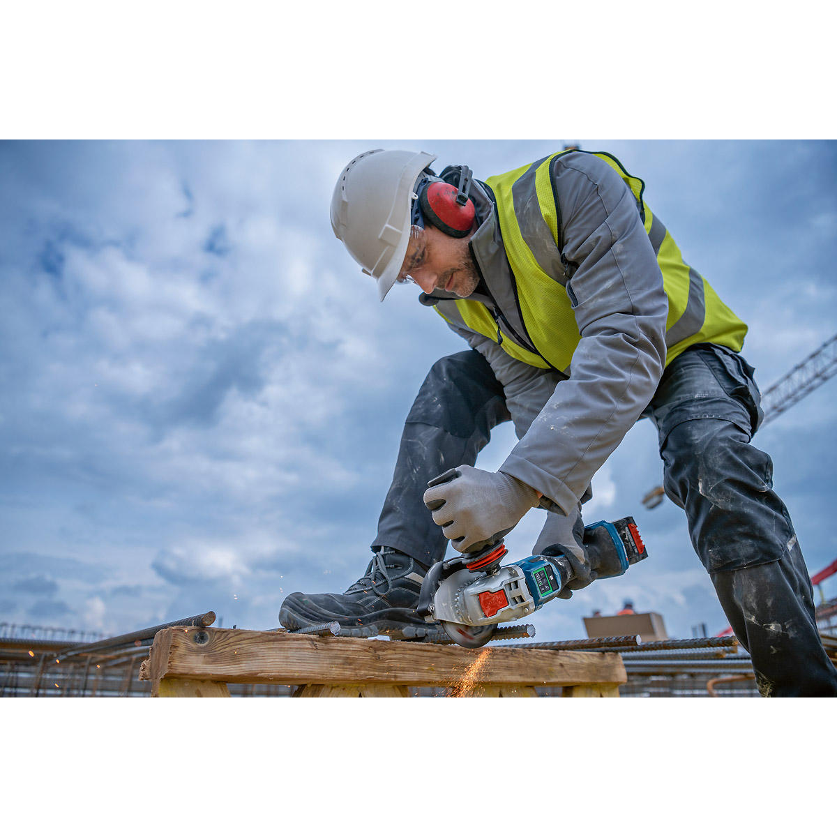 Bosch Akku-Winkelschleifer BITURBO mit X-LOCK GWX 18V-15 PSC