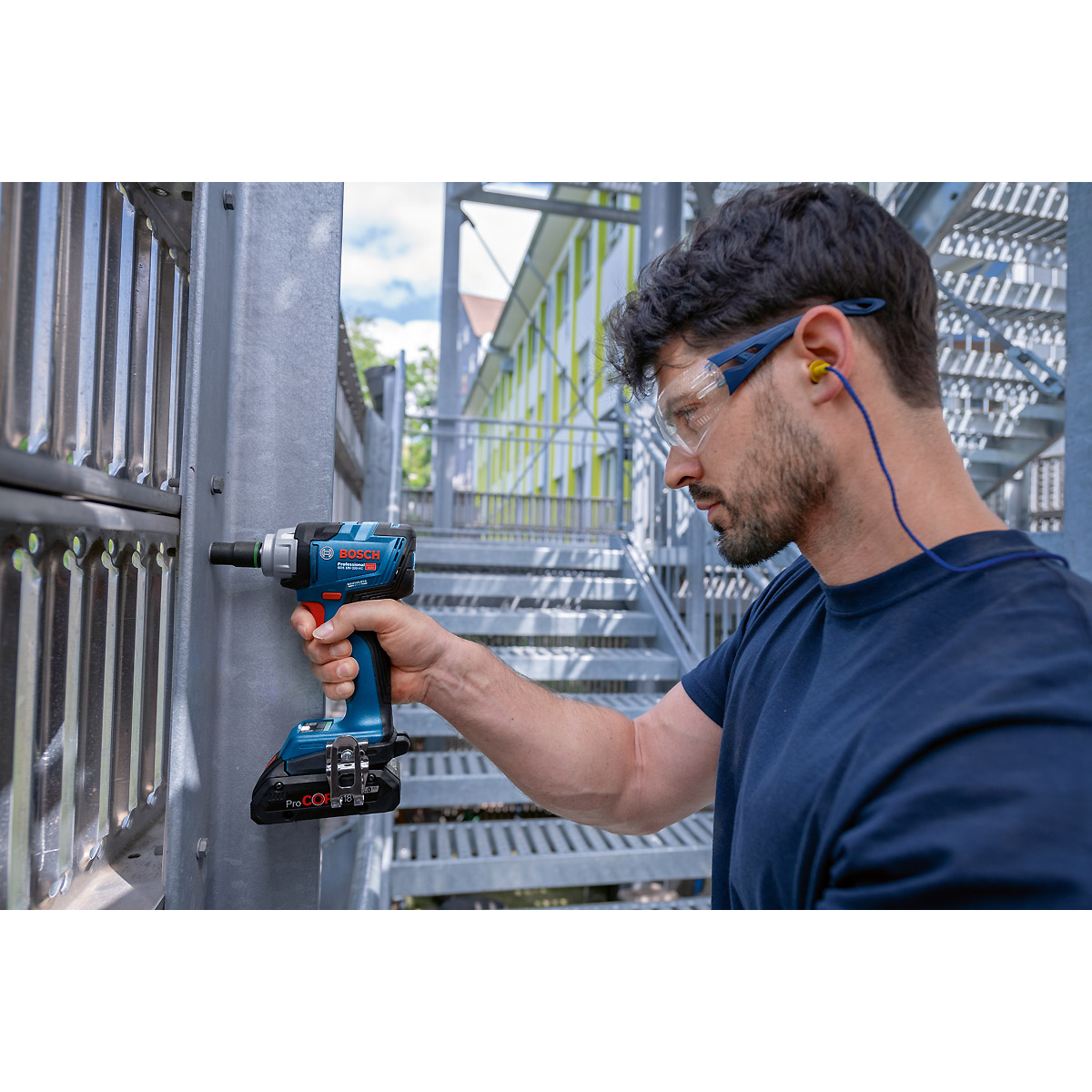 Bosch Akku-Drehschlagschrauber GDS 18V-330 HC, 2xAkku GBA 18V 5.0Ah, GAL 18V-40 Pro