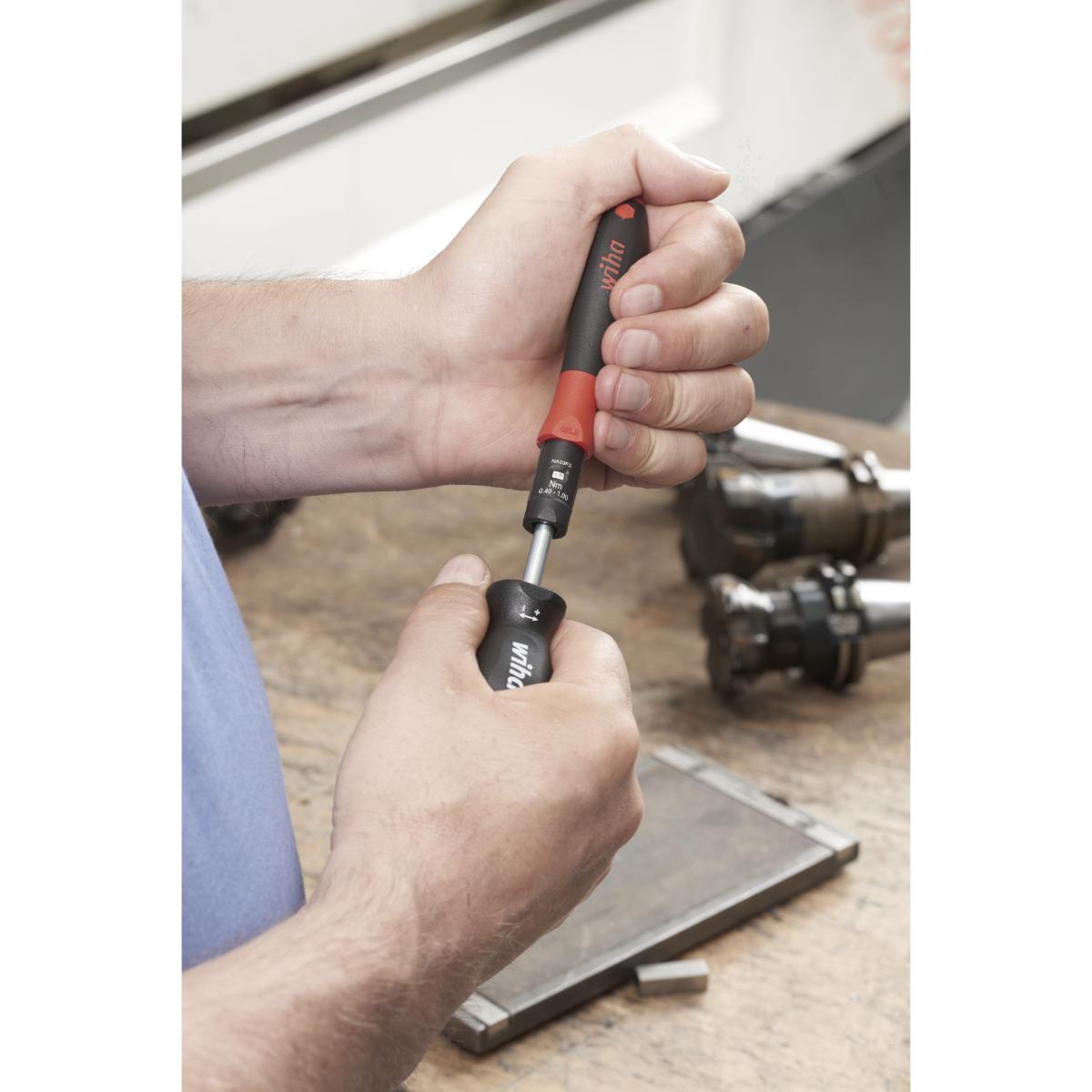 Wiha Drehmoment-Schraubendreher Set TorqueVario -S 0,8-5,0 Nm TORX , TORX PLUS 14-teilges Set variabel einstellbare Drehmomentbegrenzung mit Box