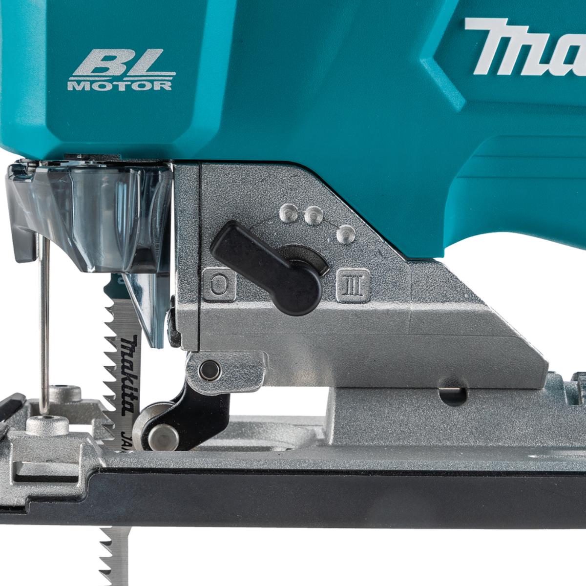 Makita Akku-Pendelhubstichsäge XGT - 40V max. - 135 mm - 800 - 3.500 U/min - JV002GZ