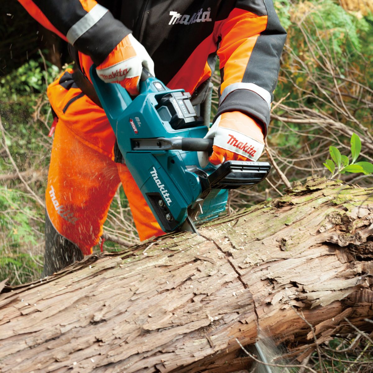 Makita Akku-Kettensäge XGT 40V max. mit Akku 5,0 Ah + Ladegerät - UC011GT101