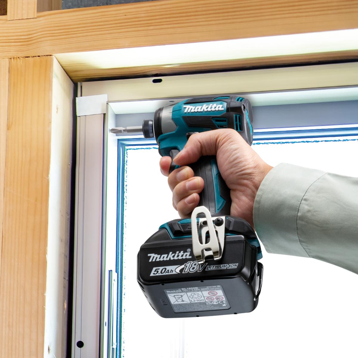 Makita Akku-Schlagschrauber 1/4 Zoll - 180 Nm - 0-3.800 U/min - DTD173RTJ