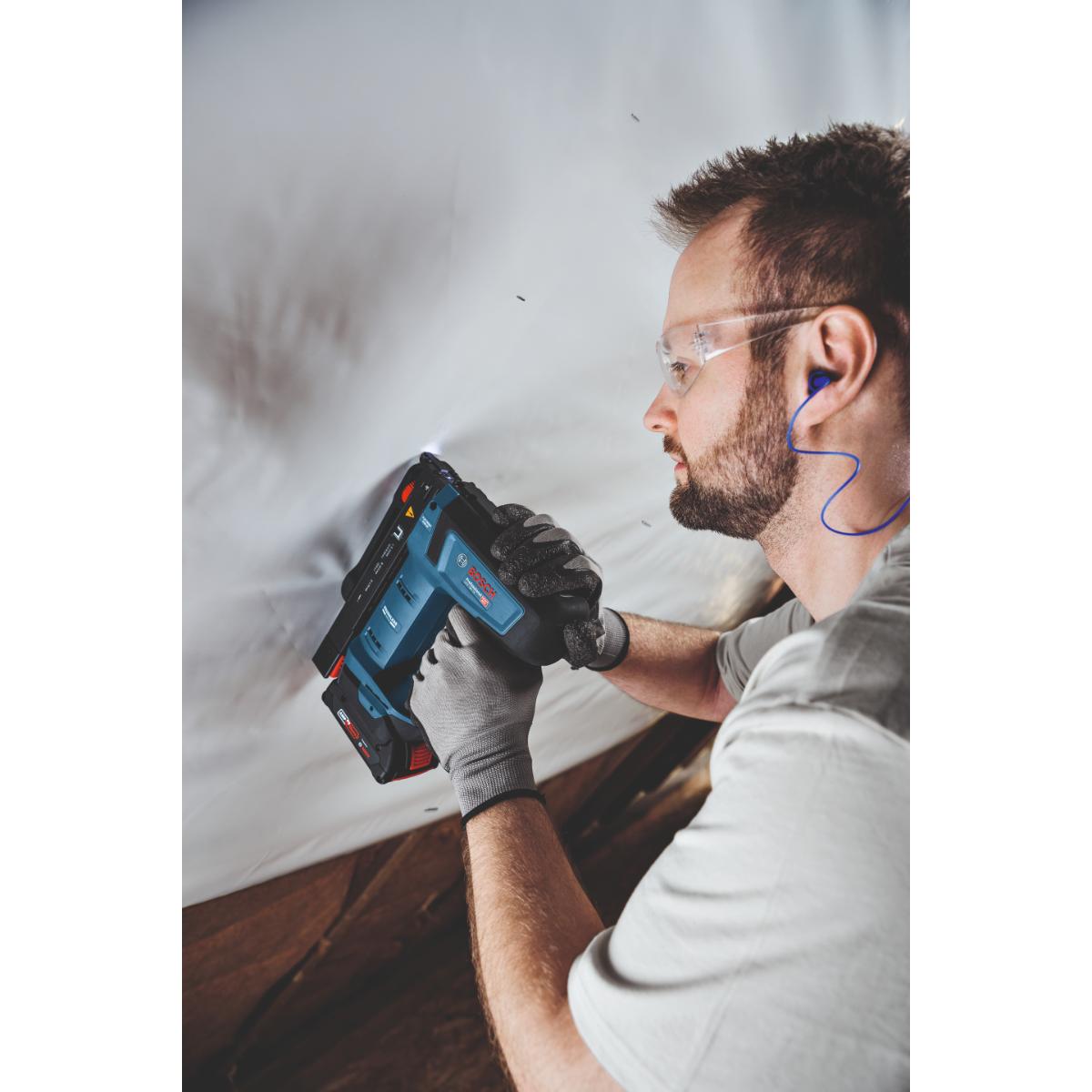 Bosch Akku-Holzklammerer GTH 18V-14 in L-BOXX