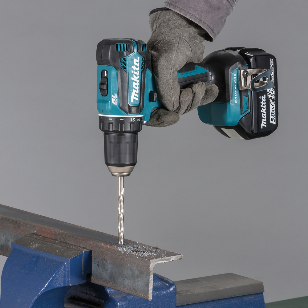Makita Akku-Bohrschrauber LXT 18V / 3,0 Ah, 2 Akkus + Ladegerät im MAKPAC - DDF485RFJ