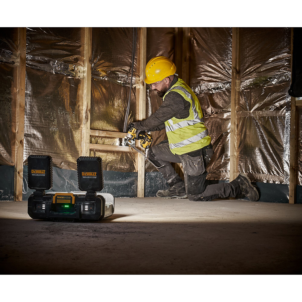 DEWALT TOUGHSYSTEM Werkzeugbox mit Leuchten
