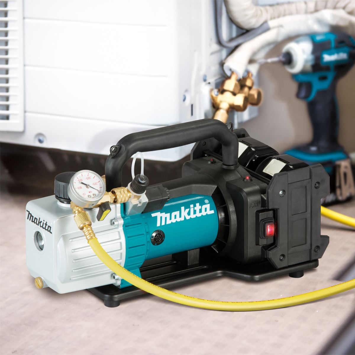 Makita Akku-Vakuumpumpe 18V (ohne Akku, ohne Ladegerät) im Transportkoffer DVP181ZK