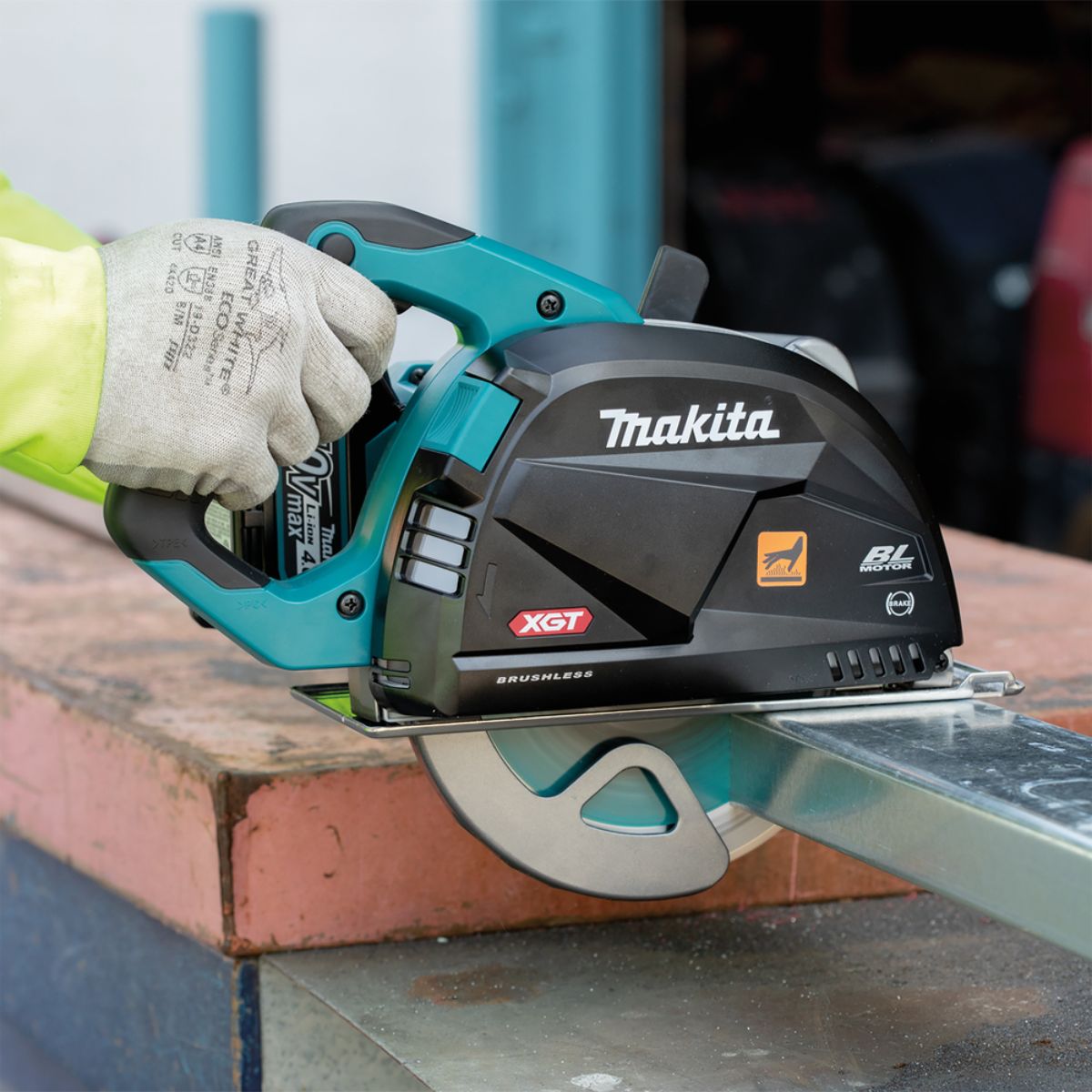 Makita Akku-Metallhandkreissäge 40V (ohne Akku, ohne Ladegerät) CS002GZ