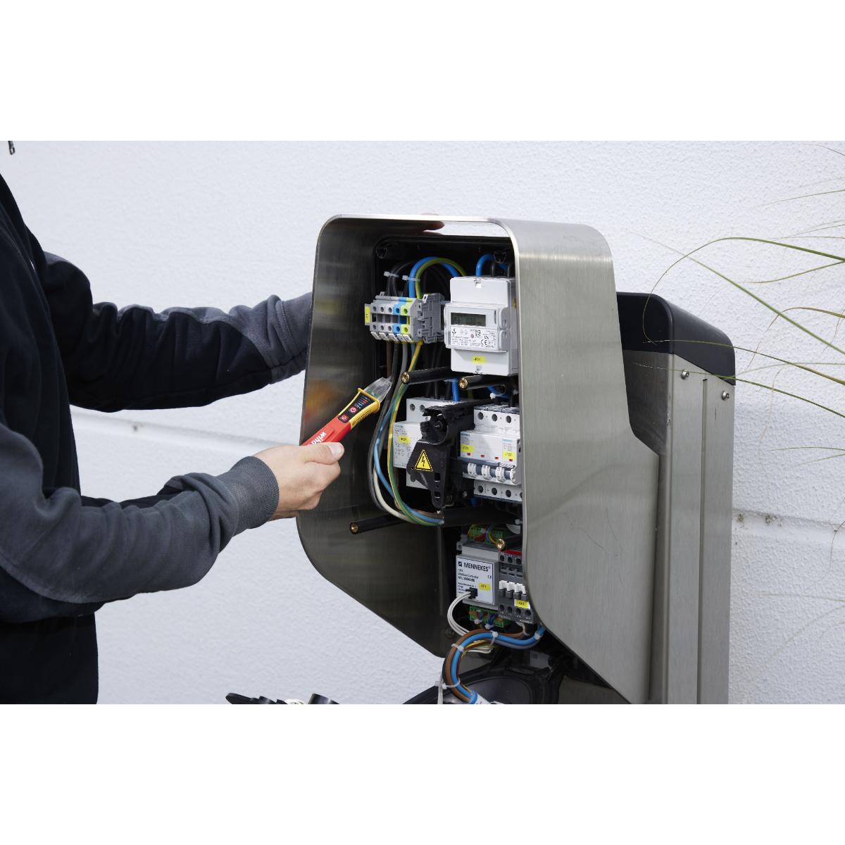 Wiha Spannungsprüfer Volt Detector berührungslos, einpolig, 12 – 1.000 V AC mit 2x AAA-Batterien