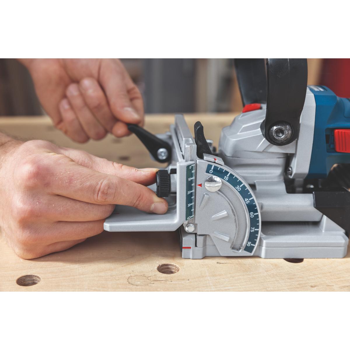 Bosch Universalfräse GFF 18V-22