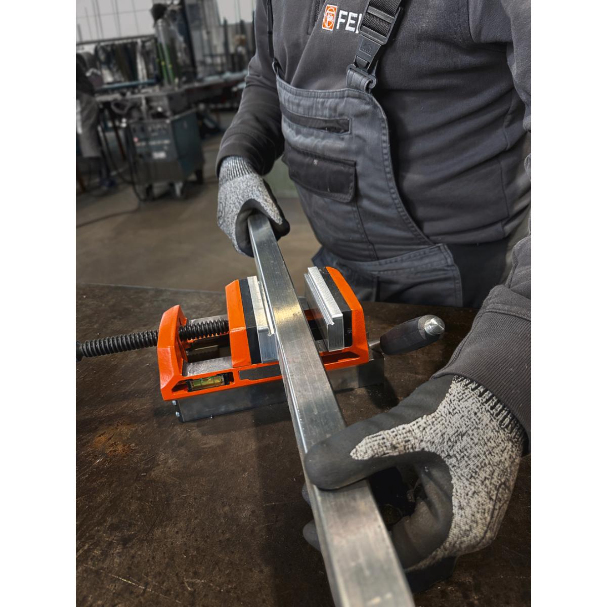 Fein Magnetschraubstock mit Backenbreite von 100 mm VersaMAG Schraubstock Set inkl. Schutzbacken aus