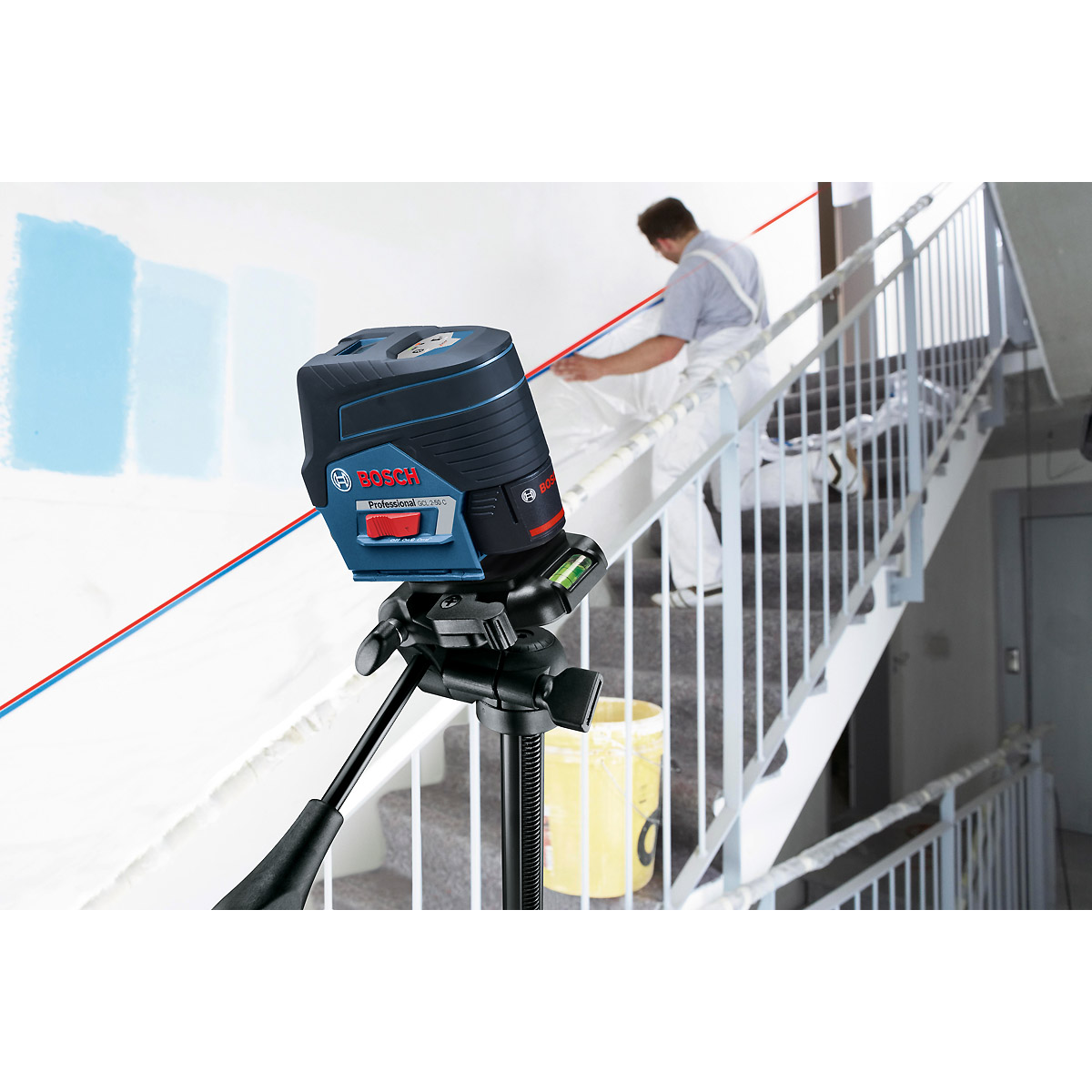 Bosch Kombilaser GCL 2-50 C, mit 4 x 1,5-V-LR6-(AA)-Batterien, Akku-Adapter, RM 2