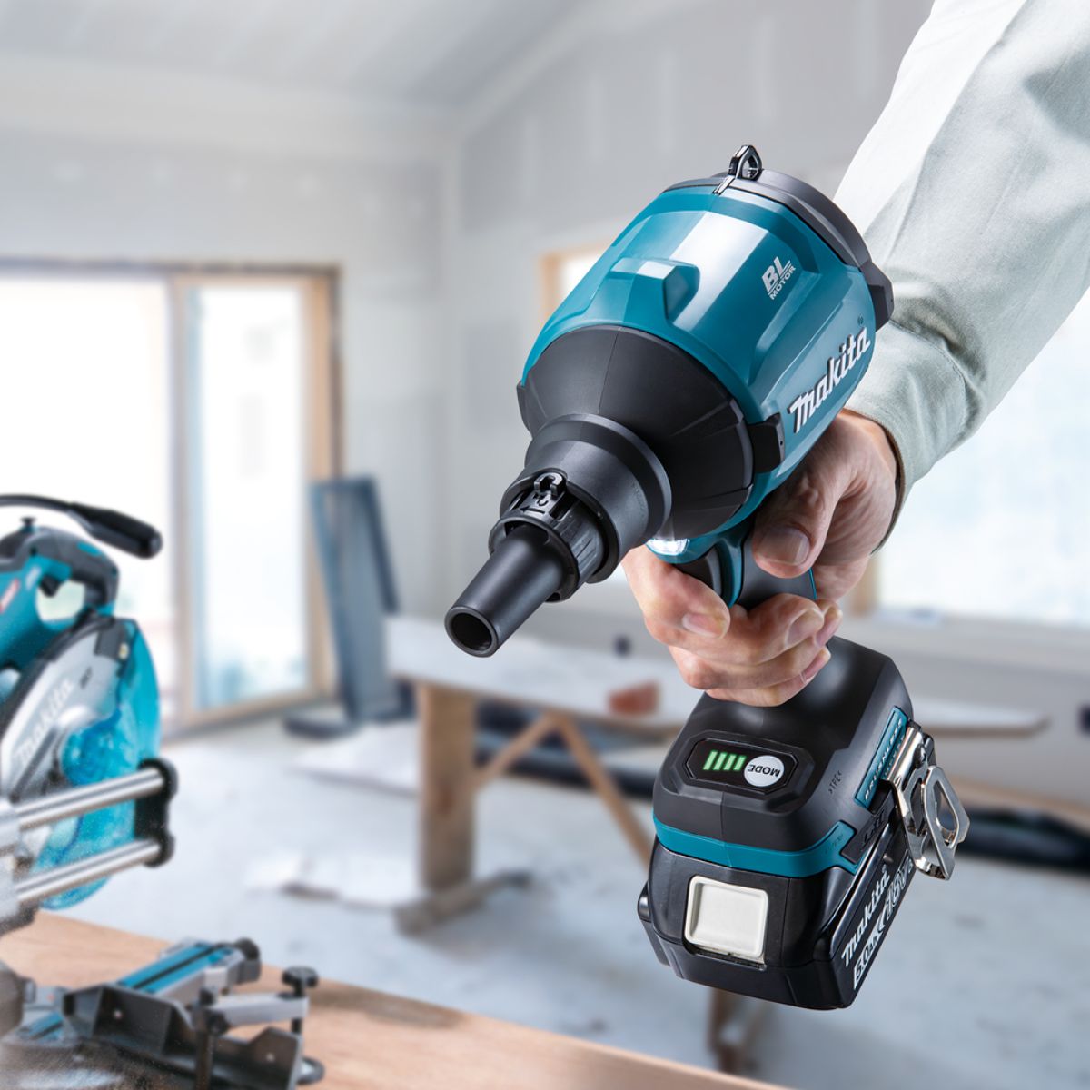Makita Akku-Gebläse LXT 18V (ohne Akkus, ohne Ladegerät) DAS180Z