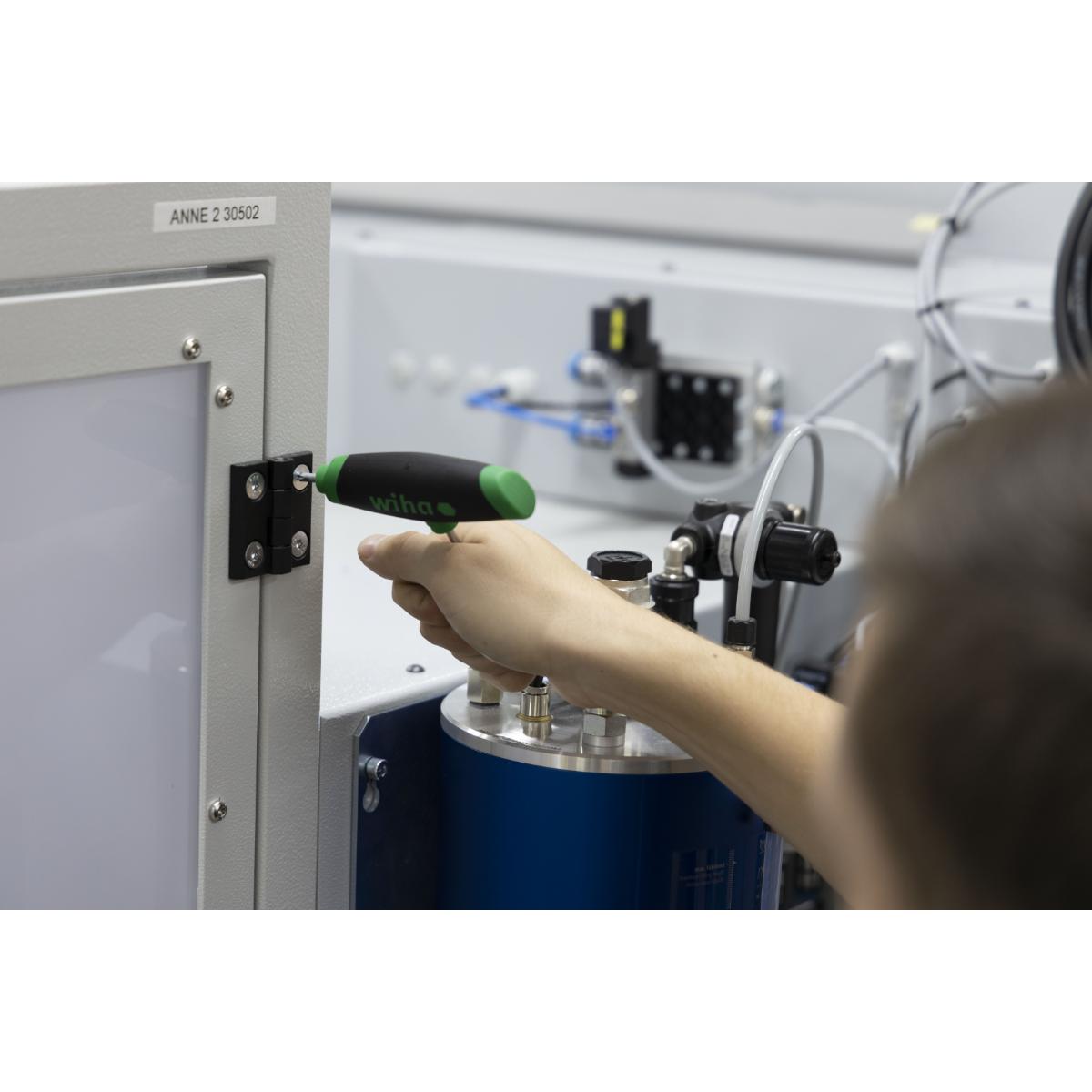 Wiha Stiftschlüssel mit Quergriff Set ComfortGrip TORX 7-teilges Set mit Seitenabtrieb, mattverchromt im Werkbankständer