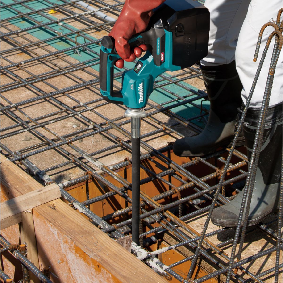 Makita Akku-Betonverdichter 40V max. (ohne Akku, ohne Ladegerät) ohne Verdichtervorsatz