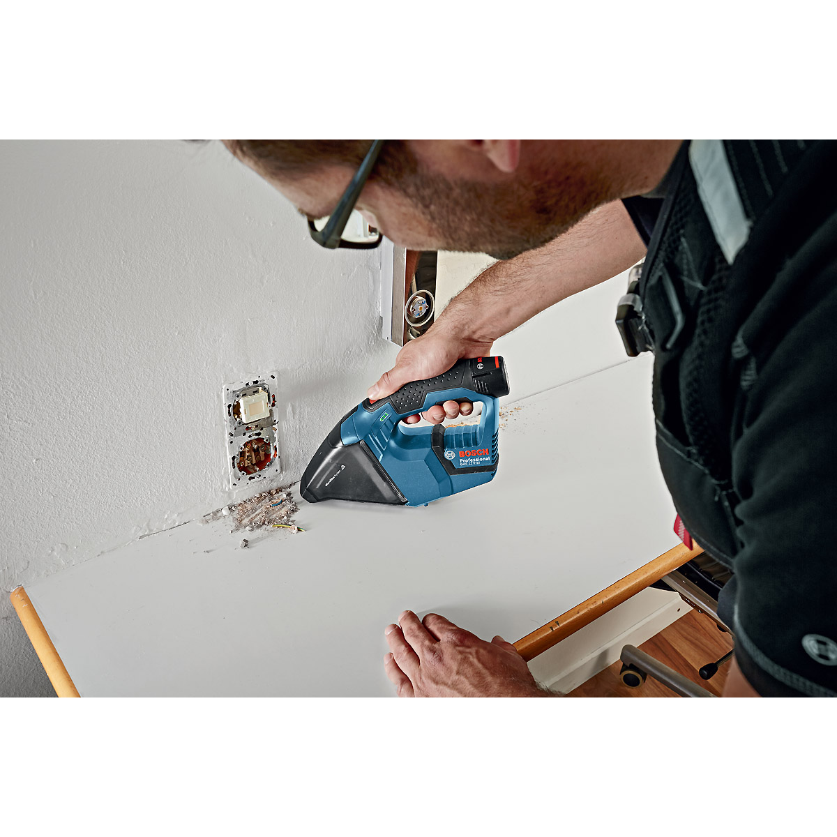 Bosch Akku-Sauger GAS 12V, Solo Version, L-BOXX