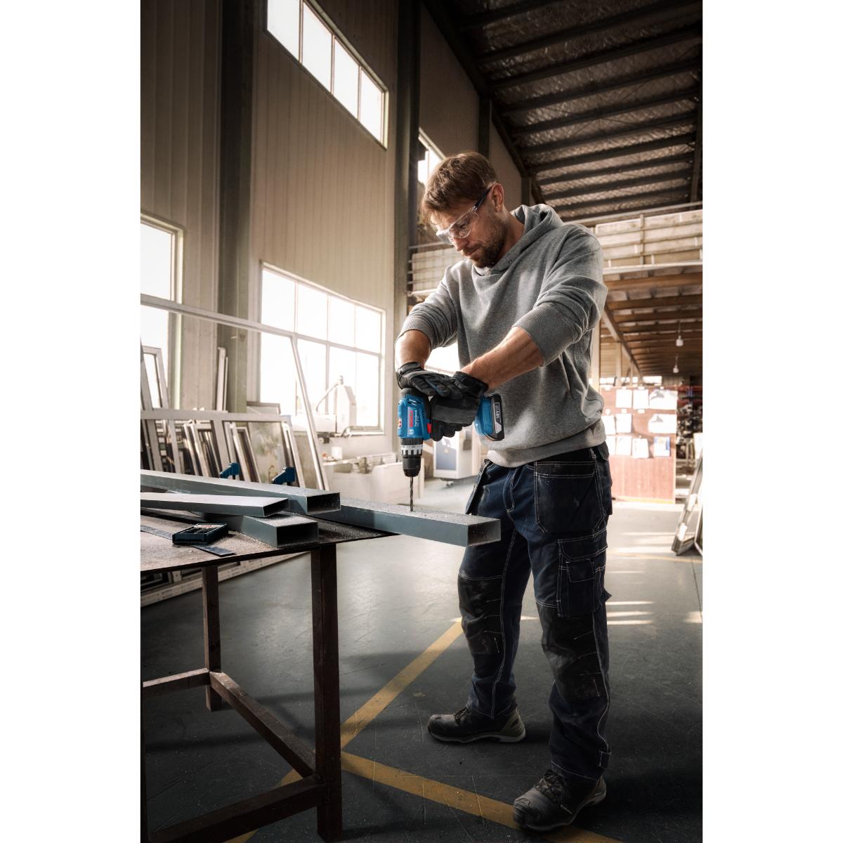 Bosch Akku-Schlagbohrschauber GSB 18V-25