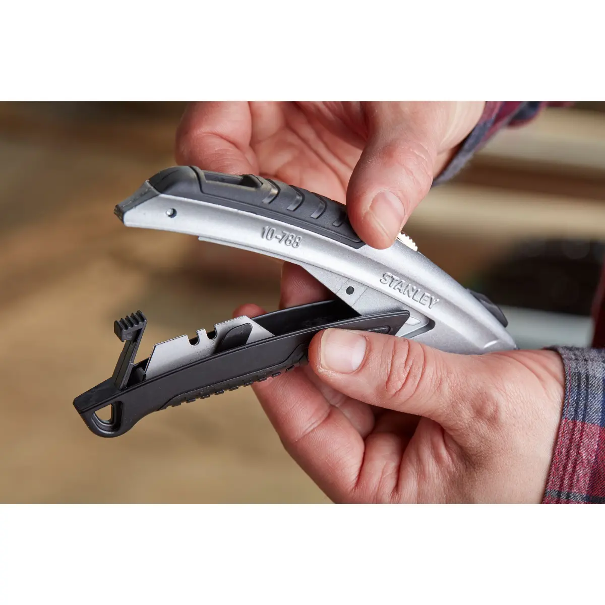 STANLEY INSTANTCHANGE Universalmesser mit einziehbarer Klinge