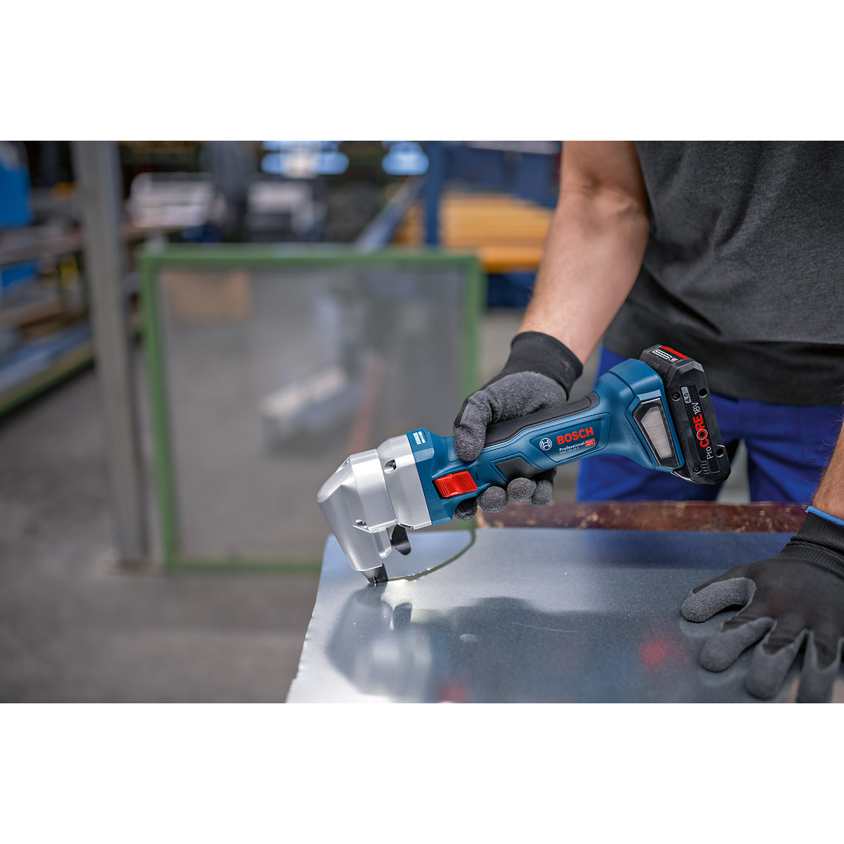 Bosch Akku-Nager GNA 18V-16 E, 2 Akku ProCORE18V 4.0Ah, Ladg. u. L-BOXX