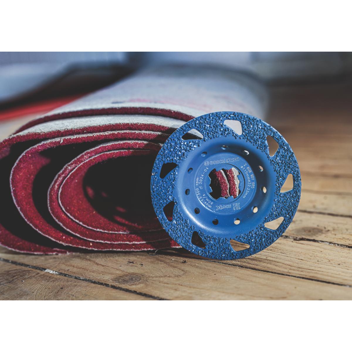 Bosch EXPERT Multi Material Carbide-Topfscheibe grob X-LOCK, 115 mm, 22,23 mm