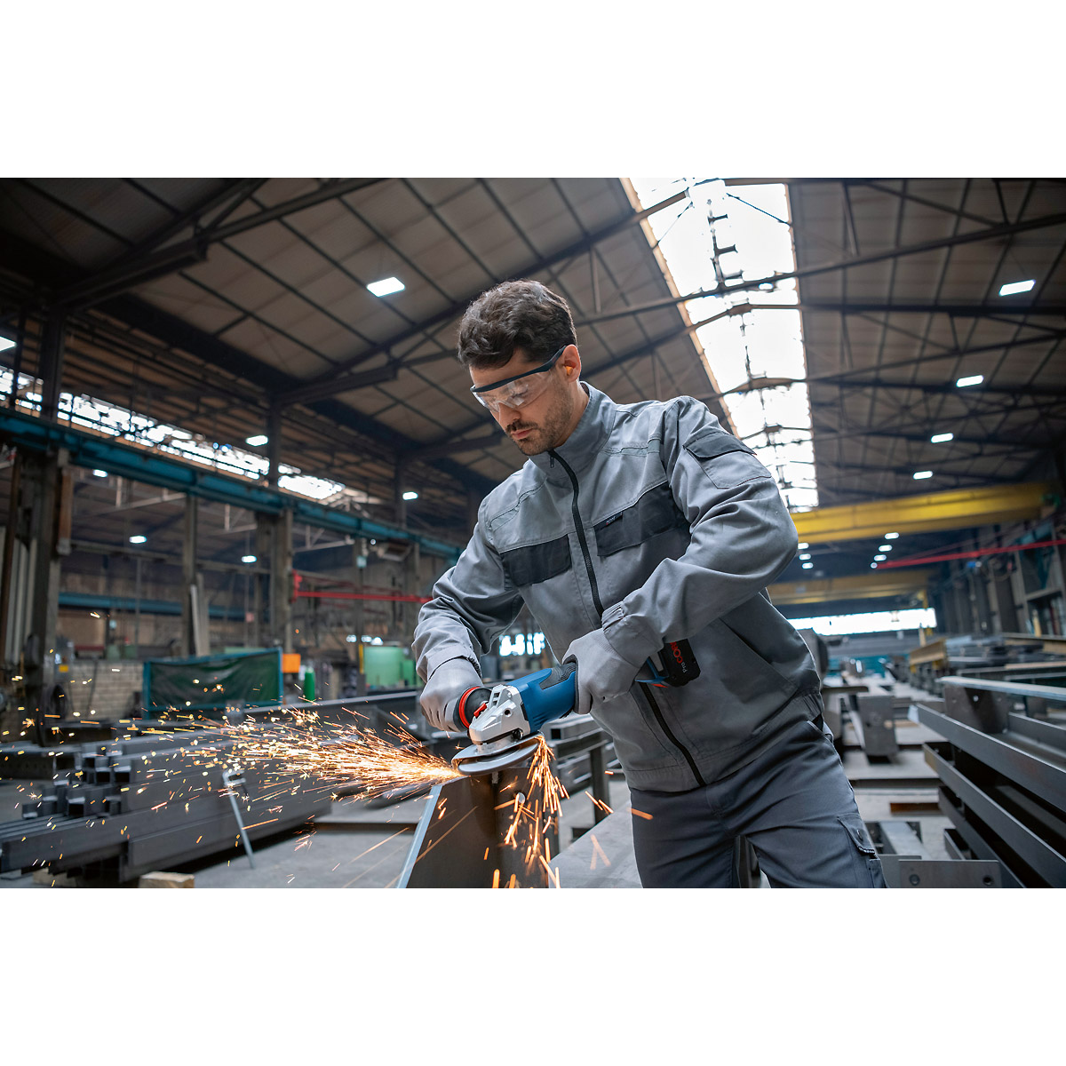 Bosch Akku-Winkelschleifer BITURBO GWS 18V-15 P in L-BOXX 136 mit Zusatzgriff
