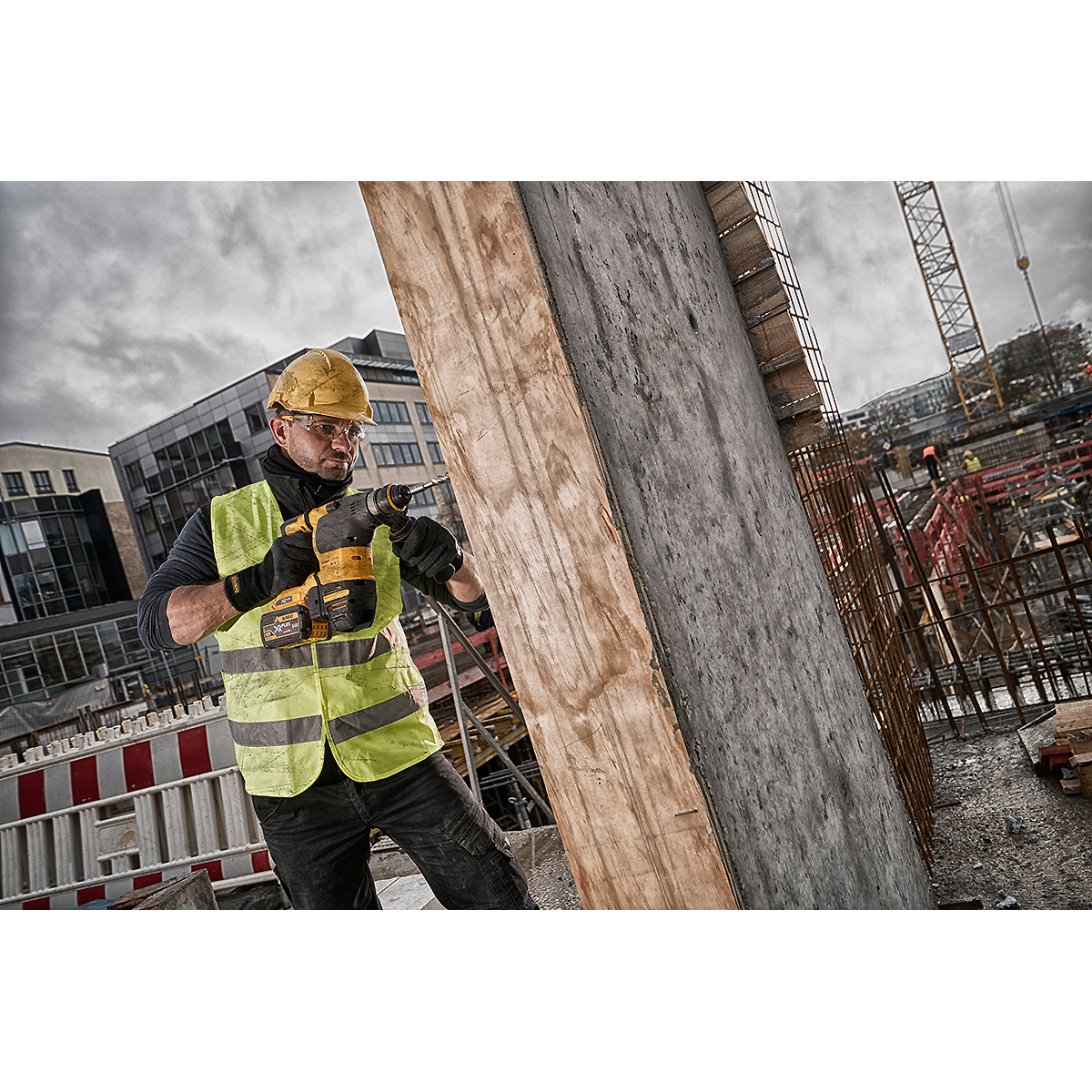 DEWALT Akku-Kombihammer 54V SDS-plus 30mm UTC