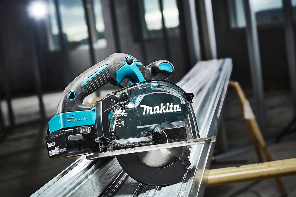 Makita Akku-Metallhandkreissäge  - DCS553RTJ