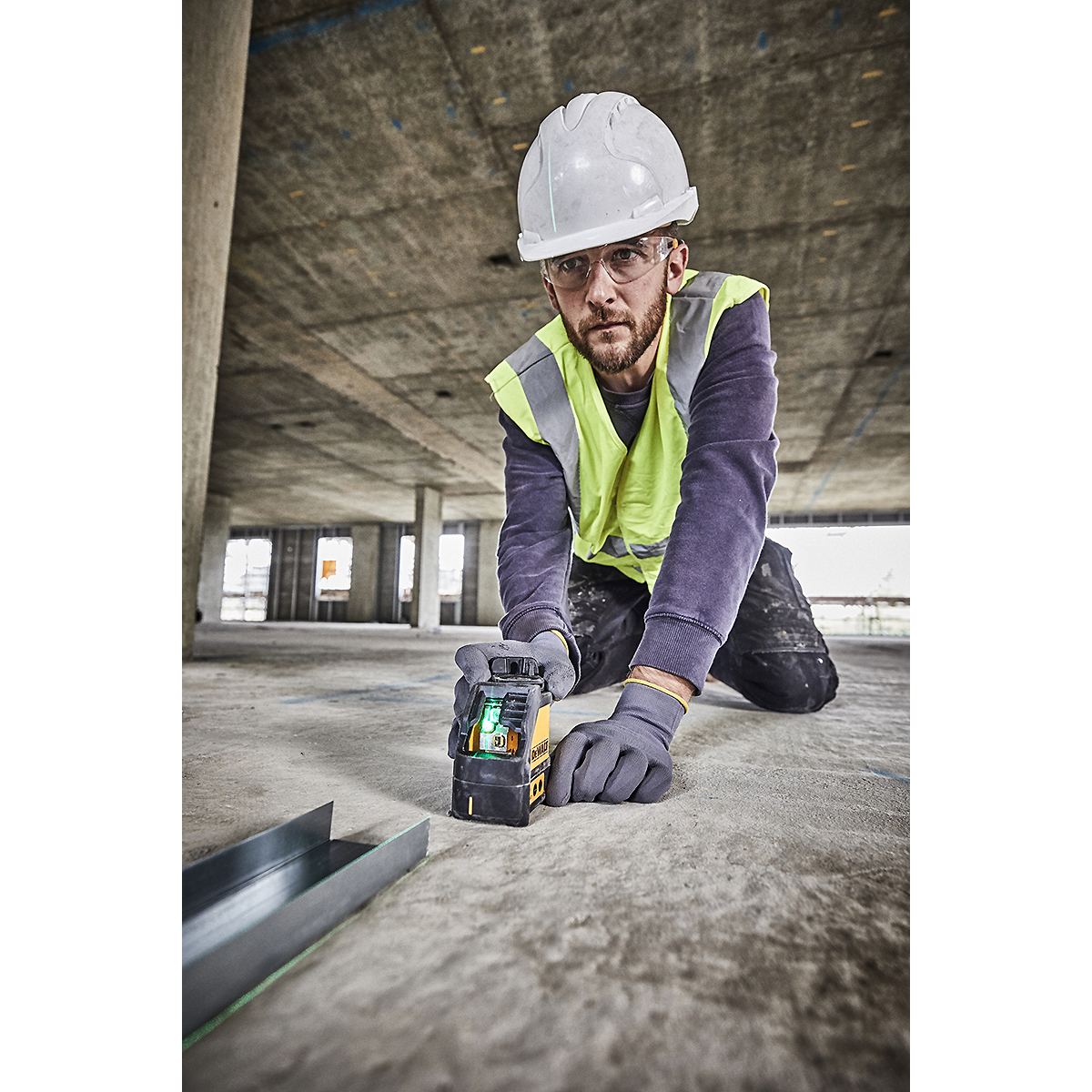 DEWALT Kreuzlinienlaser grün batteriebetrieben