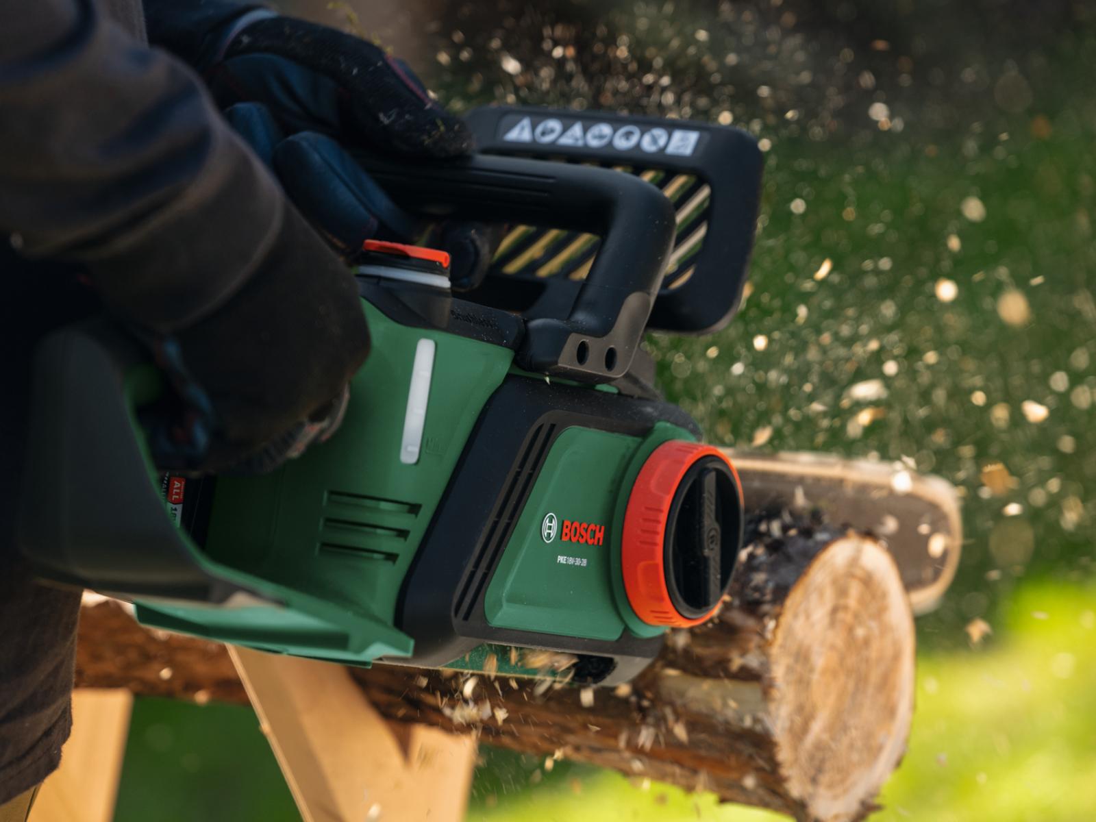 Bosch Akku-Kettensäge PKE18V-30-28